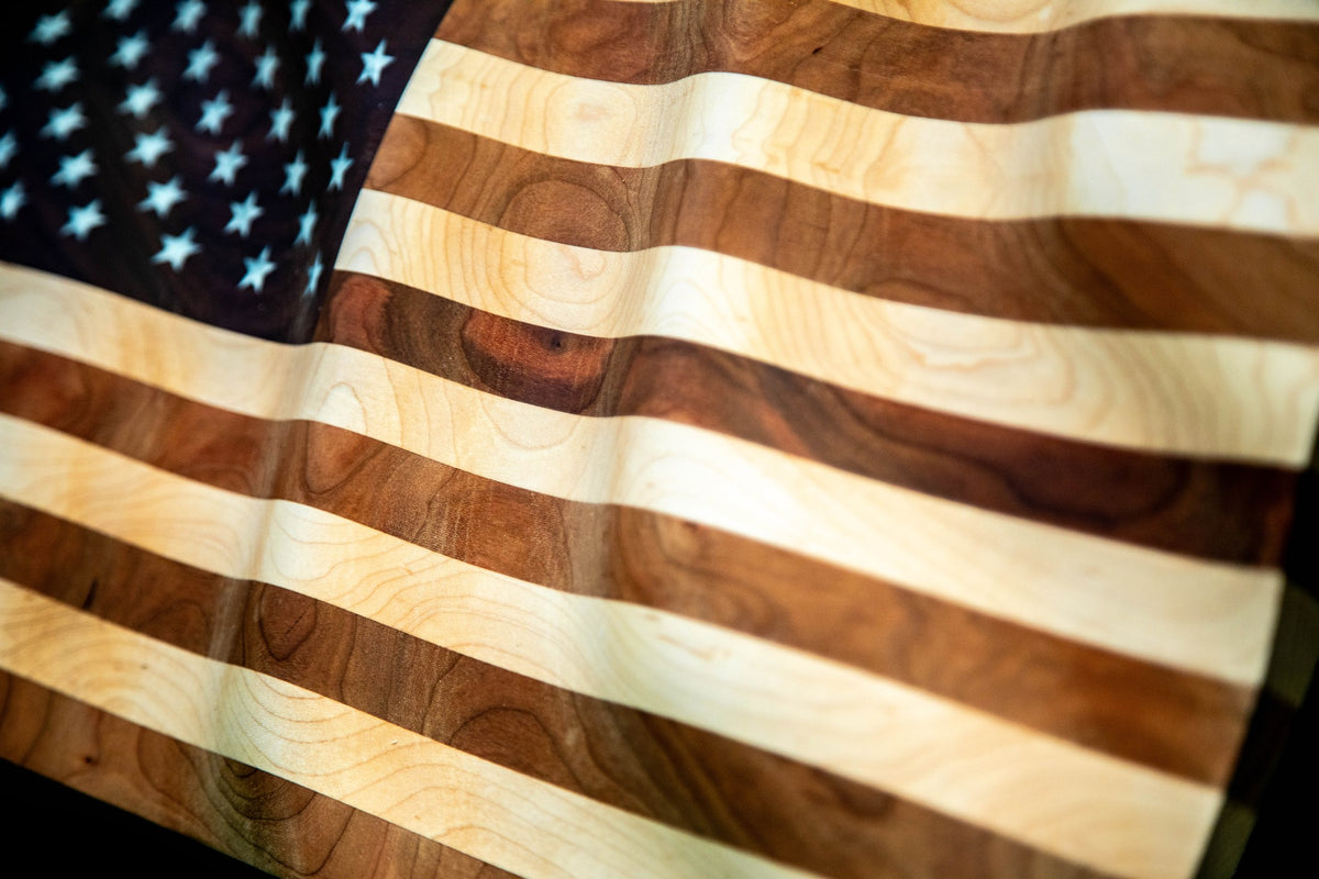 Three-dimensional wave and natural wood grain stripes, detail