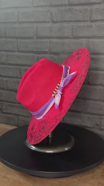 Crimson Scroll turntable video